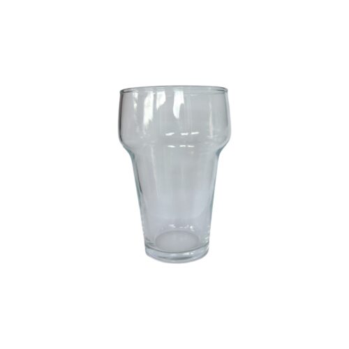 Bierglas met witte achtergrond