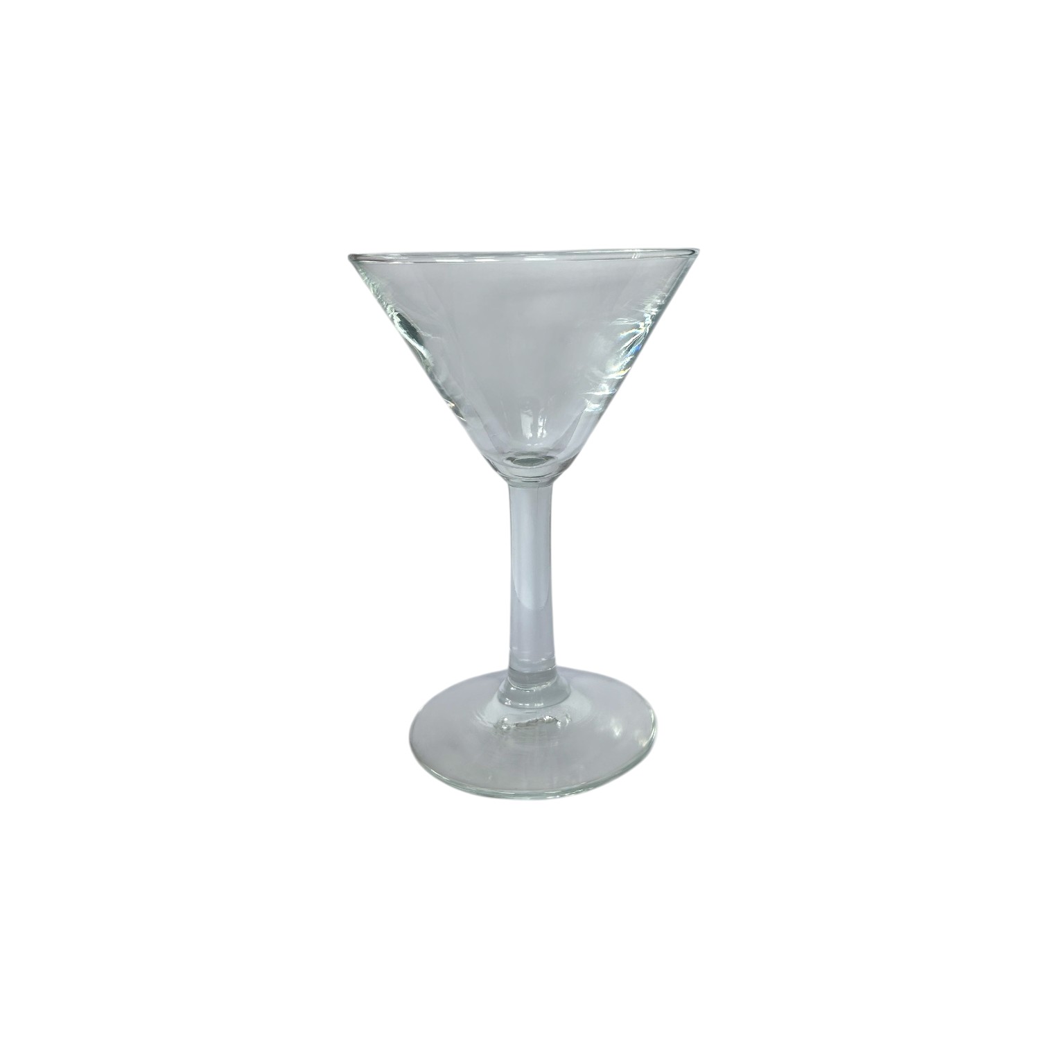 Cocktailglas met witte achtergrond